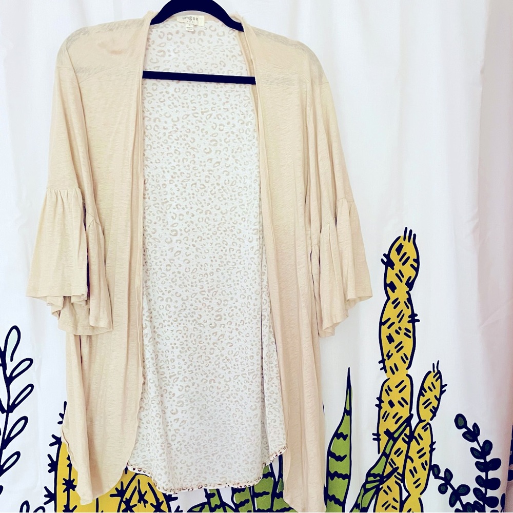Umgee Flutter Flare Sleeve Cheetah Backing Open Front Cardigan Small